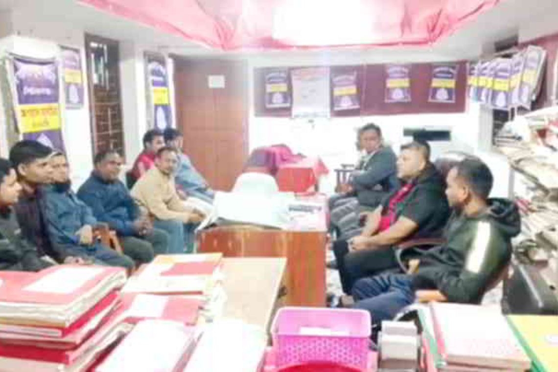 গোমস্তাপুরে  সাংবাদিকের সাথে ওসির মতবিনিময় 
